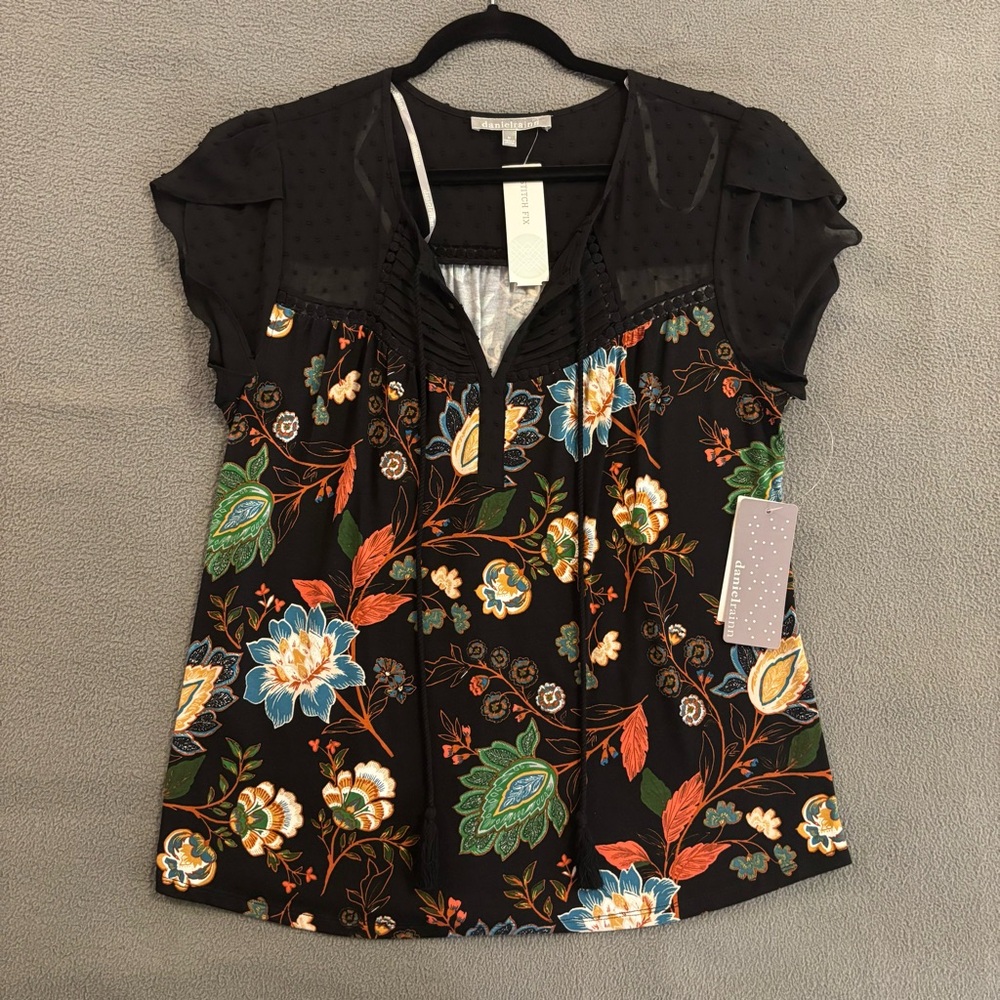 NWT Daniel Rainn Black Floral Top Blouse